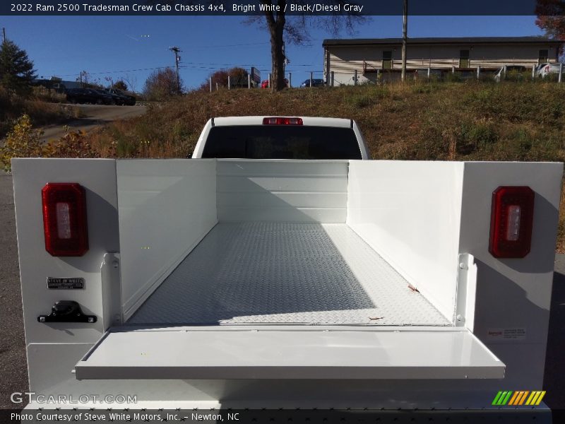 Bright White / Black/Diesel Gray 2022 Ram 2500 Tradesman Crew Cab Chassis 4x4