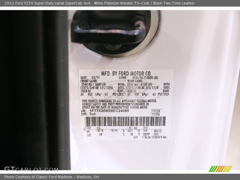 White Platinum Metallic Tri-Coat / Black Two Tone Leather 2011 Ford F250 Super Duty Lariat SuperCab 4x4