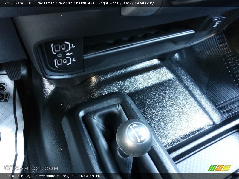Bright White / Black/Diesel Gray 2022 Ram 2500 Tradesman Crew Cab Chassis 4x4