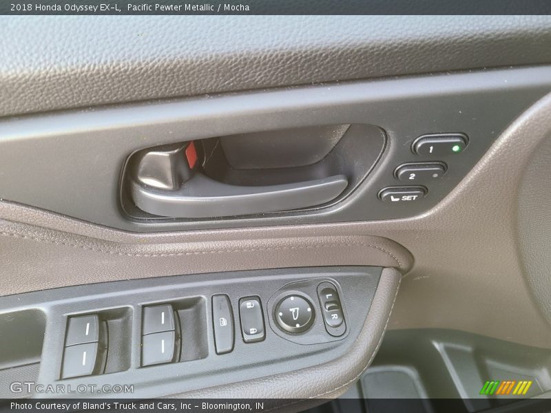 Pacific Pewter Metallic / Mocha 2018 Honda Odyssey EX-L