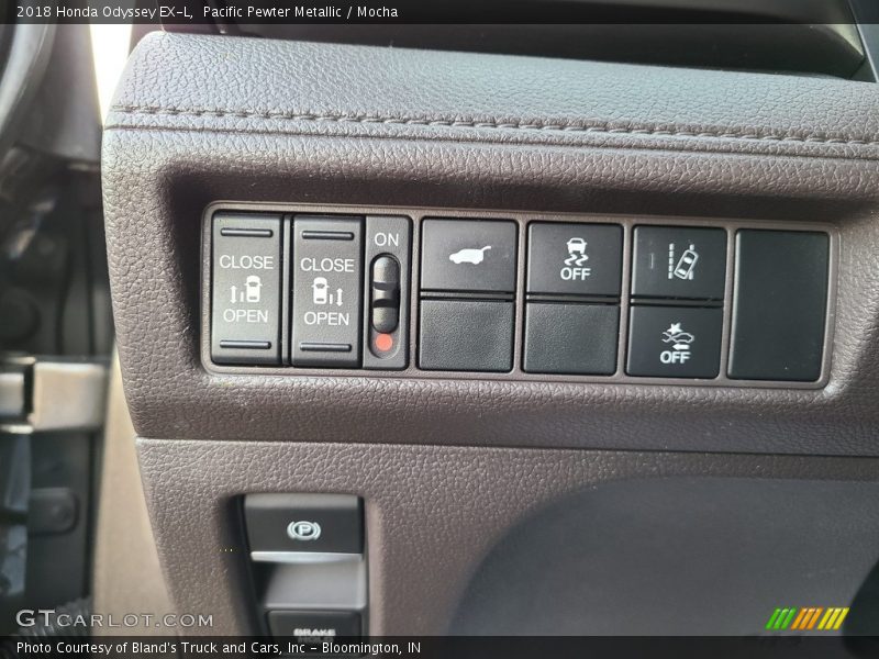 Pacific Pewter Metallic / Mocha 2018 Honda Odyssey EX-L