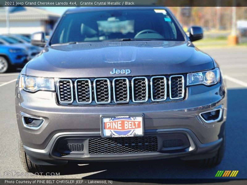 Granite Crystal Metallic / Black 2021 Jeep Grand Cherokee Laredo 4x4
