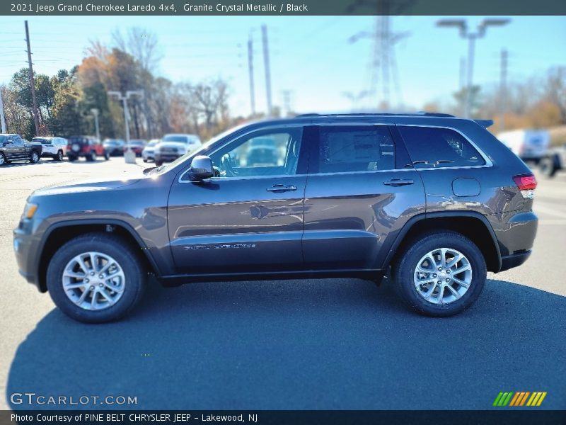 Granite Crystal Metallic / Black 2021 Jeep Grand Cherokee Laredo 4x4