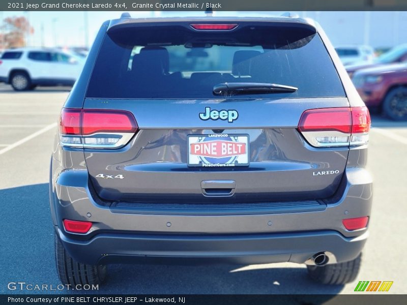 Granite Crystal Metallic / Black 2021 Jeep Grand Cherokee Laredo 4x4