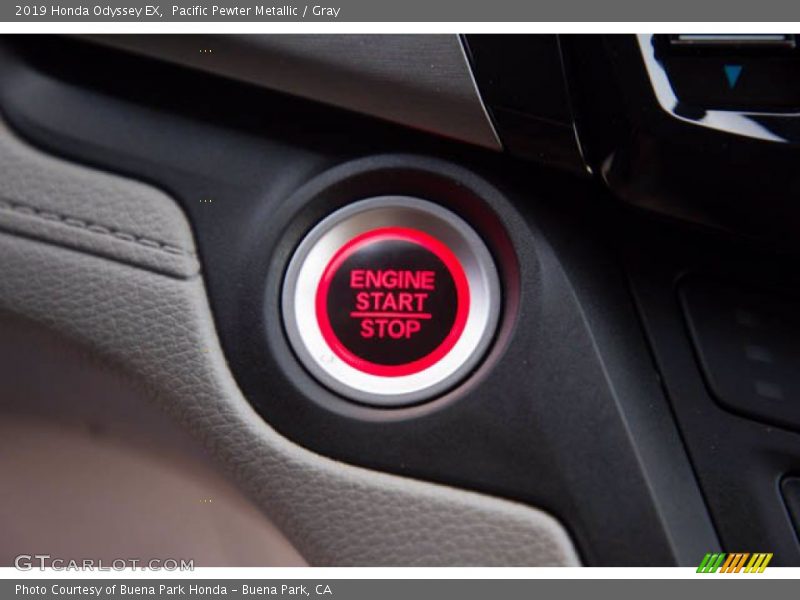 Pacific Pewter Metallic / Gray 2019 Honda Odyssey EX