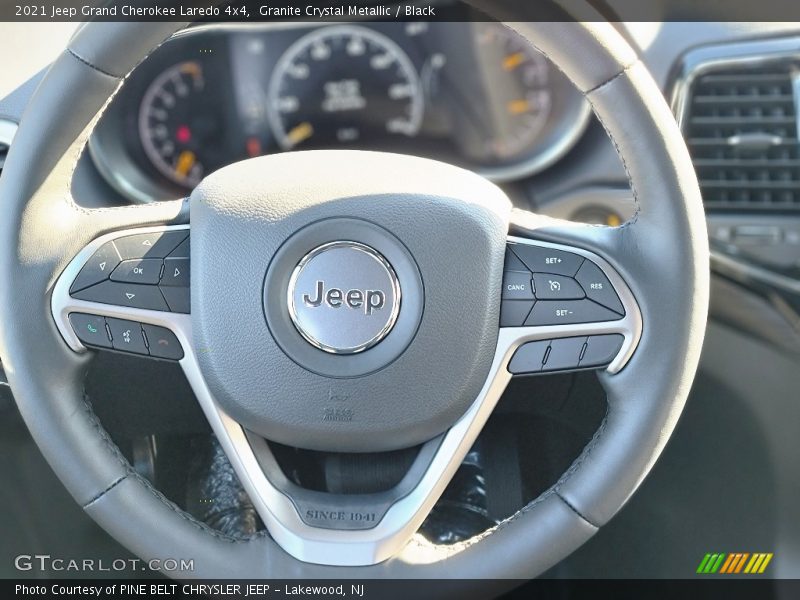 Granite Crystal Metallic / Black 2021 Jeep Grand Cherokee Laredo 4x4