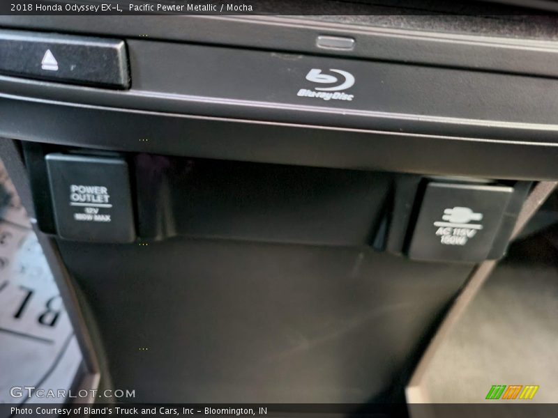 Pacific Pewter Metallic / Mocha 2018 Honda Odyssey EX-L