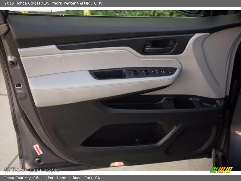Pacific Pewter Metallic / Gray 2019 Honda Odyssey EX