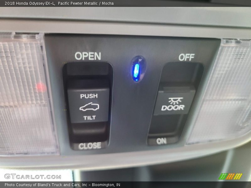 Pacific Pewter Metallic / Mocha 2018 Honda Odyssey EX-L
