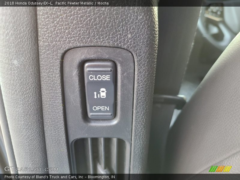 Pacific Pewter Metallic / Mocha 2018 Honda Odyssey EX-L