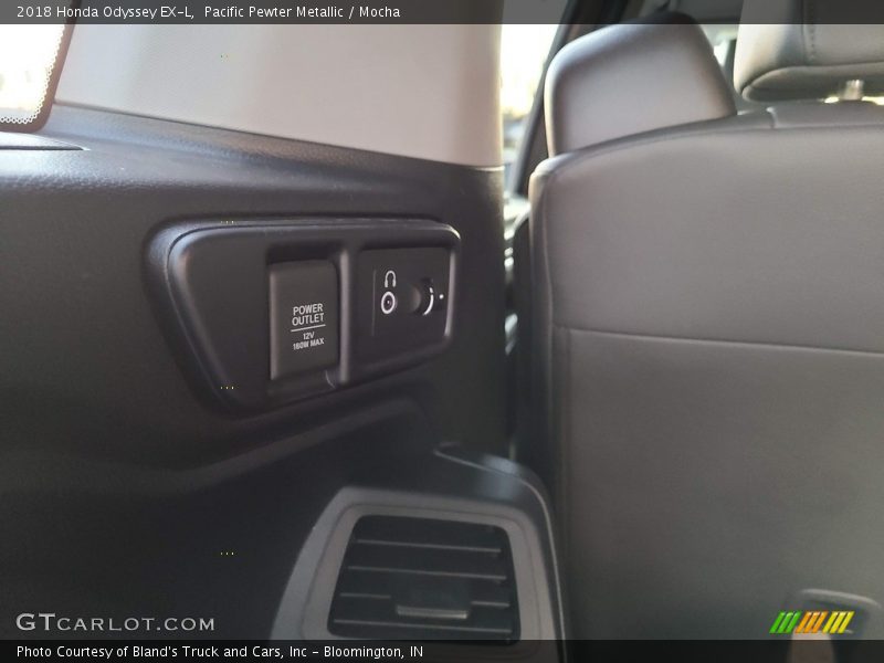 Pacific Pewter Metallic / Mocha 2018 Honda Odyssey EX-L