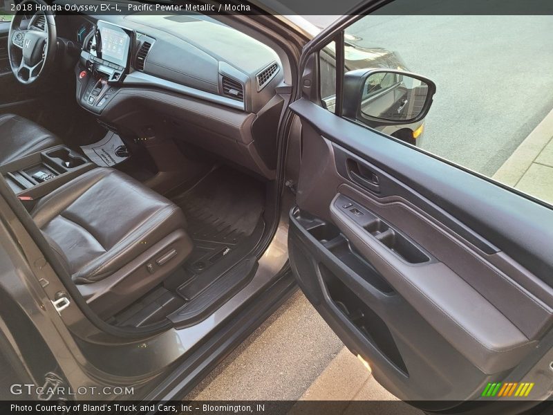 Pacific Pewter Metallic / Mocha 2018 Honda Odyssey EX-L