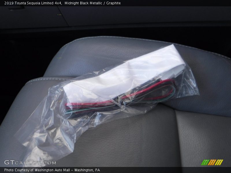 Midnight Black Metallic / Graphite 2019 Toyota Sequoia Limited 4x4