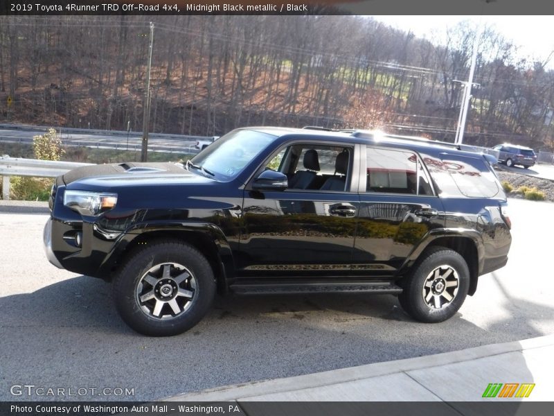  2019 4Runner TRD Off-Road 4x4 Midnight Black metallic