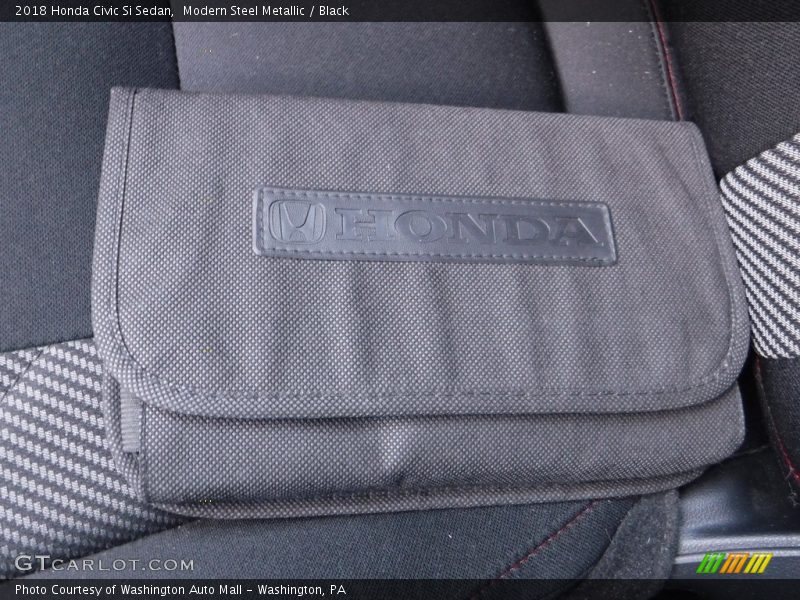 Modern Steel Metallic / Black 2018 Honda Civic Si Sedan
