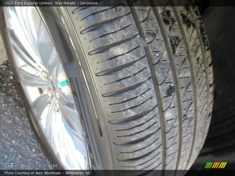 Blue Metallic / Sandstone 2020 Ford Explorer Limited