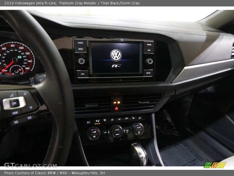 Platinum Gray Metallic / Titan Black/Storm Gray 2019 Volkswagen Jetta R-Line