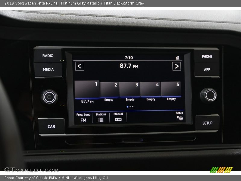 Platinum Gray Metallic / Titan Black/Storm Gray 2019 Volkswagen Jetta R-Line