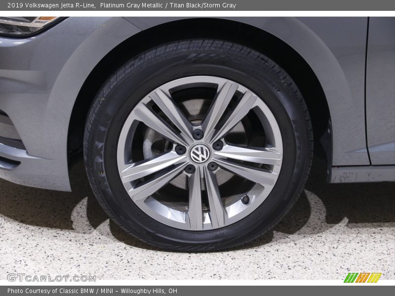 Platinum Gray Metallic / Titan Black/Storm Gray 2019 Volkswagen Jetta R-Line