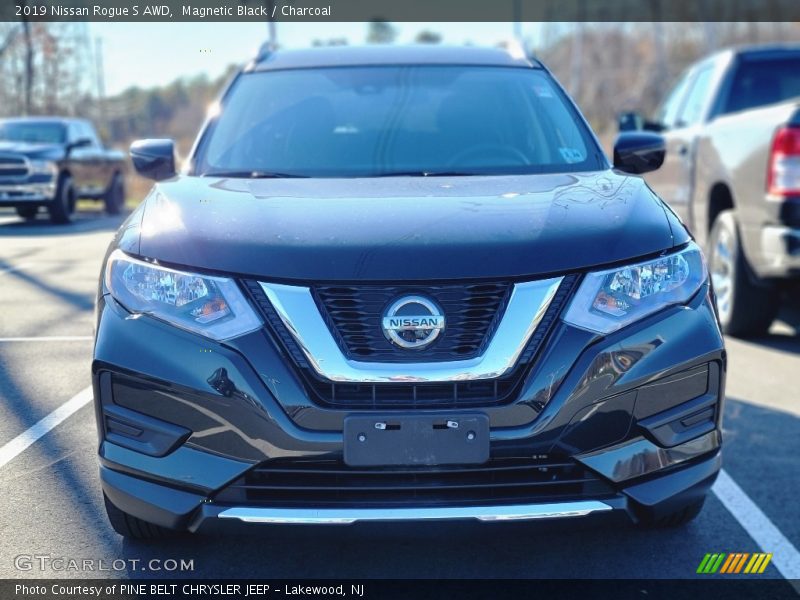 Magnetic Black / Charcoal 2019 Nissan Rogue S AWD
