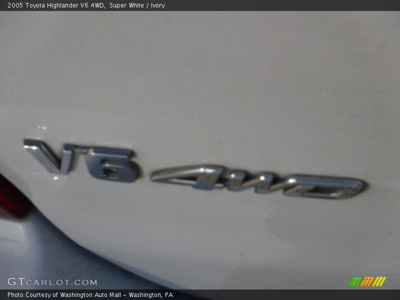 Super White / Ivory 2005 Toyota Highlander V6 4WD