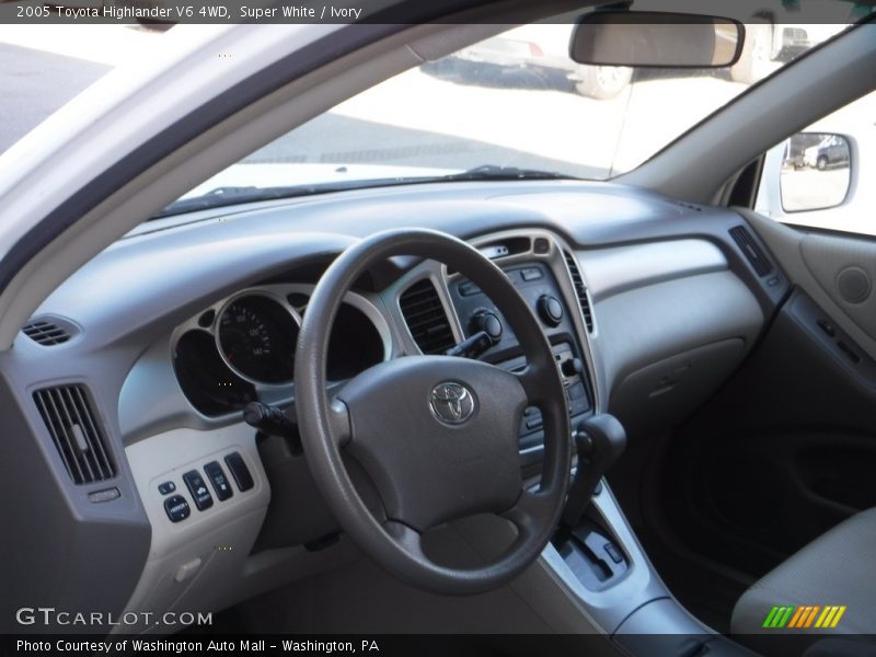 Super White / Ivory 2005 Toyota Highlander V6 4WD