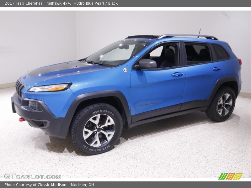 Hydro Blue Pearl / Black 2017 Jeep Cherokee Trailhawk 4x4