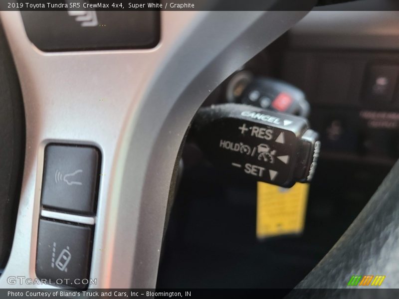 Super White / Graphite 2019 Toyota Tundra SR5 CrewMax 4x4
