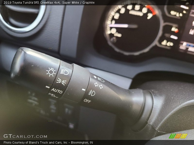 Super White / Graphite 2019 Toyota Tundra SR5 CrewMax 4x4