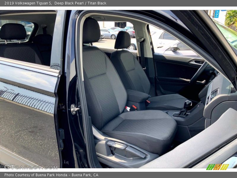Front Seat of 2019 Tiguan S