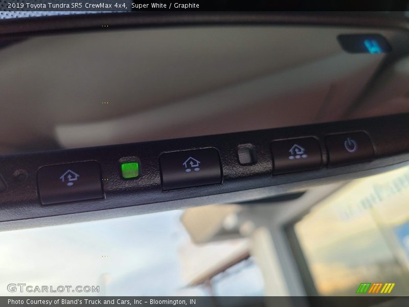 Super White / Graphite 2019 Toyota Tundra SR5 CrewMax 4x4