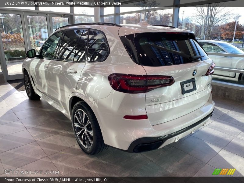 Mineral White Metallic / Canberra Beige 2022 BMW X5 xDrive40i