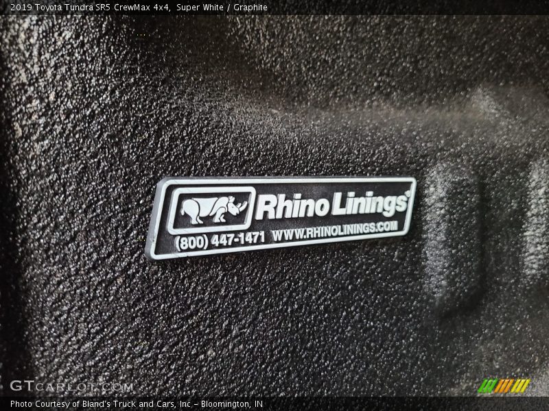 Super White / Graphite 2019 Toyota Tundra SR5 CrewMax 4x4