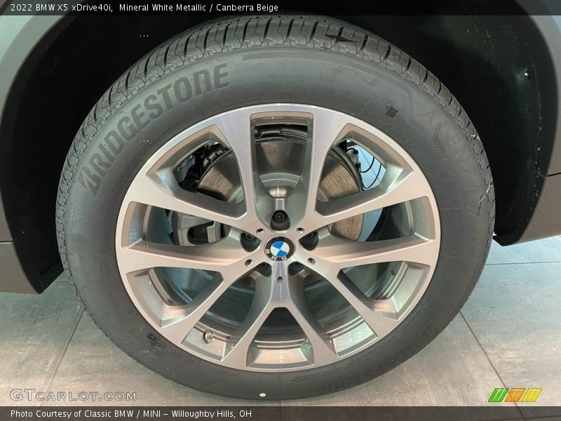 Mineral White Metallic / Canberra Beige 2022 BMW X5 xDrive40i