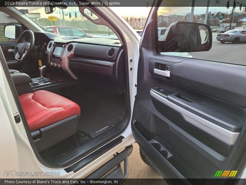 Super White / Graphite 2019 Toyota Tundra SR5 CrewMax 4x4