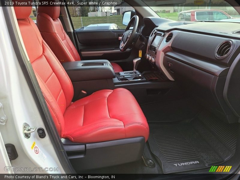 Super White / Graphite 2019 Toyota Tundra SR5 CrewMax 4x4