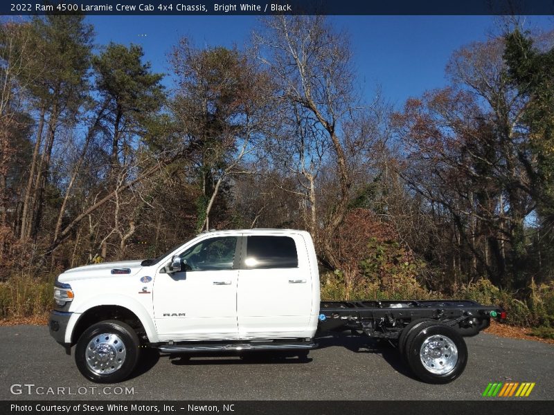 Bright White / Black 2022 Ram 4500 Laramie Crew Cab 4x4 Chassis