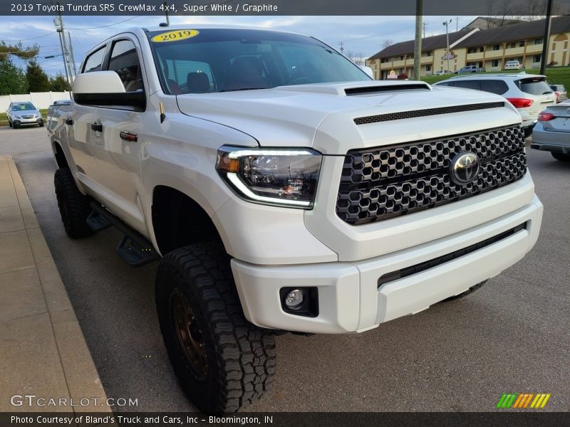 Super White / Graphite 2019 Toyota Tundra SR5 CrewMax 4x4