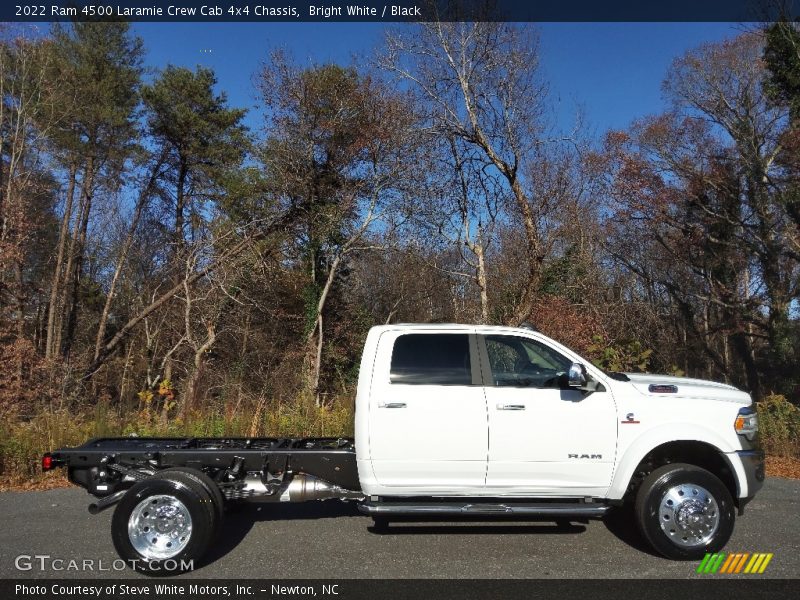 Bright White / Black 2022 Ram 4500 Laramie Crew Cab 4x4 Chassis