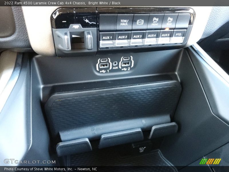 Bright White / Black 2022 Ram 4500 Laramie Crew Cab 4x4 Chassis