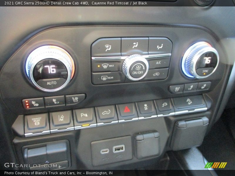 Cayenne Red Tintcoat / Jet Black 2021 GMC Sierra 2500HD Denali Crew Cab 4WD