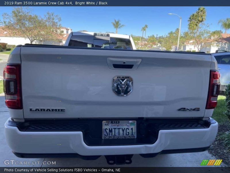 Bright White / Black 2019 Ram 3500 Laramie Crew Cab 4x4