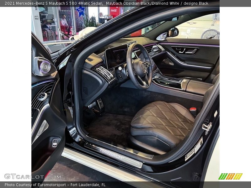Maybach Obsidian Black/Diamond White / designo Black 2021 Mercedes-Benz S Maybach S 580 4Matic Sedan