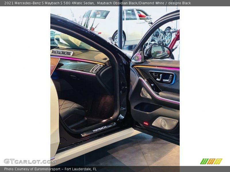 Maybach Obsidian Black/Diamond White / designo Black 2021 Mercedes-Benz S Maybach S 580 4Matic Sedan