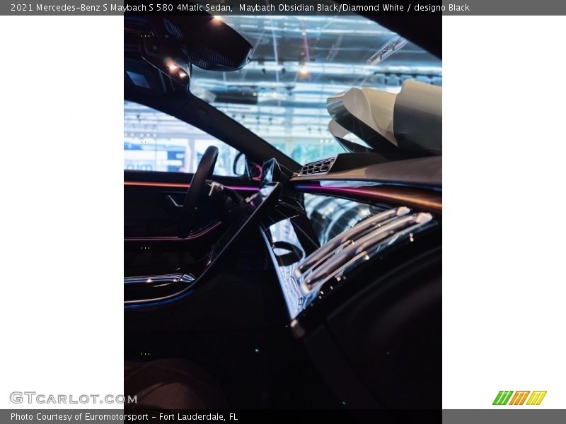 Maybach Obsidian Black/Diamond White / designo Black 2021 Mercedes-Benz S Maybach S 580 4Matic Sedan