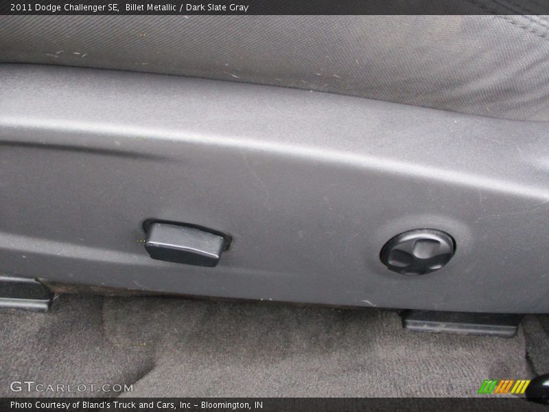 Billet Metallic / Dark Slate Gray 2011 Dodge Challenger SE
