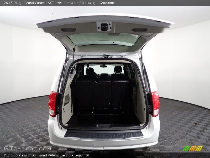 White Knuckle / Black/Light Graystone 2017 Dodge Grand Caravan SXT