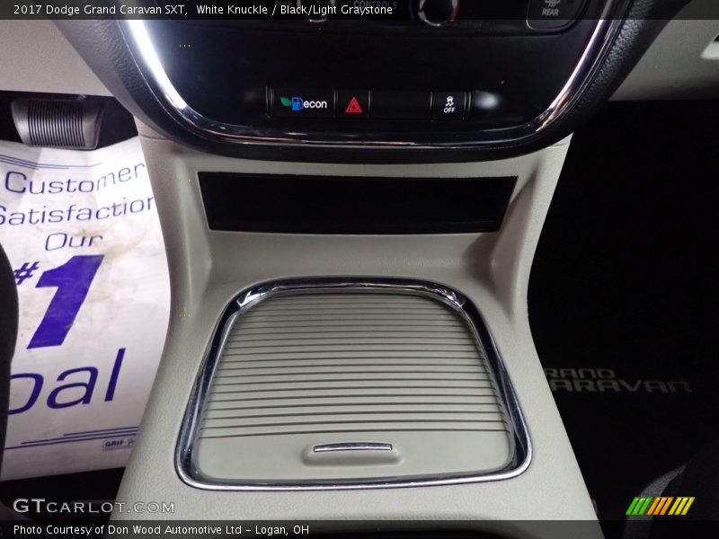 White Knuckle / Black/Light Graystone 2017 Dodge Grand Caravan SXT