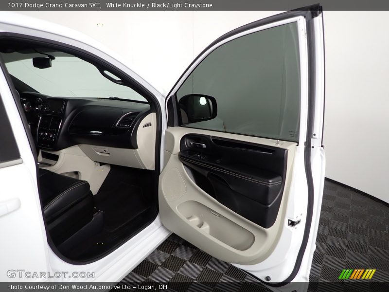 White Knuckle / Black/Light Graystone 2017 Dodge Grand Caravan SXT