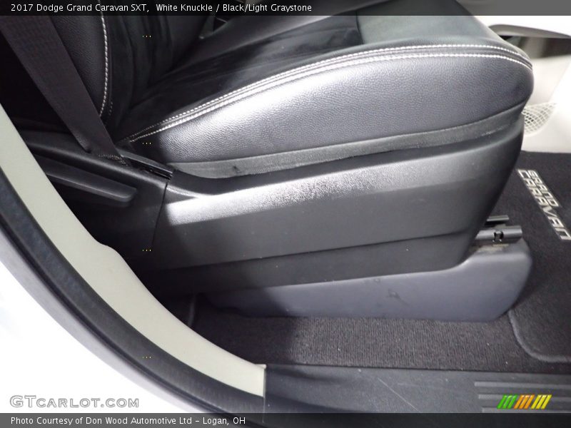 White Knuckle / Black/Light Graystone 2017 Dodge Grand Caravan SXT